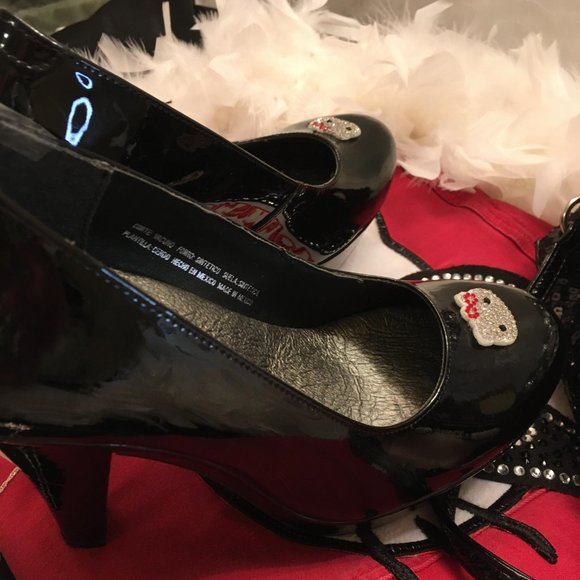 GORGEOUS pin up style platforms and earings with hello kitty crystal details! - Picture 7 of 15